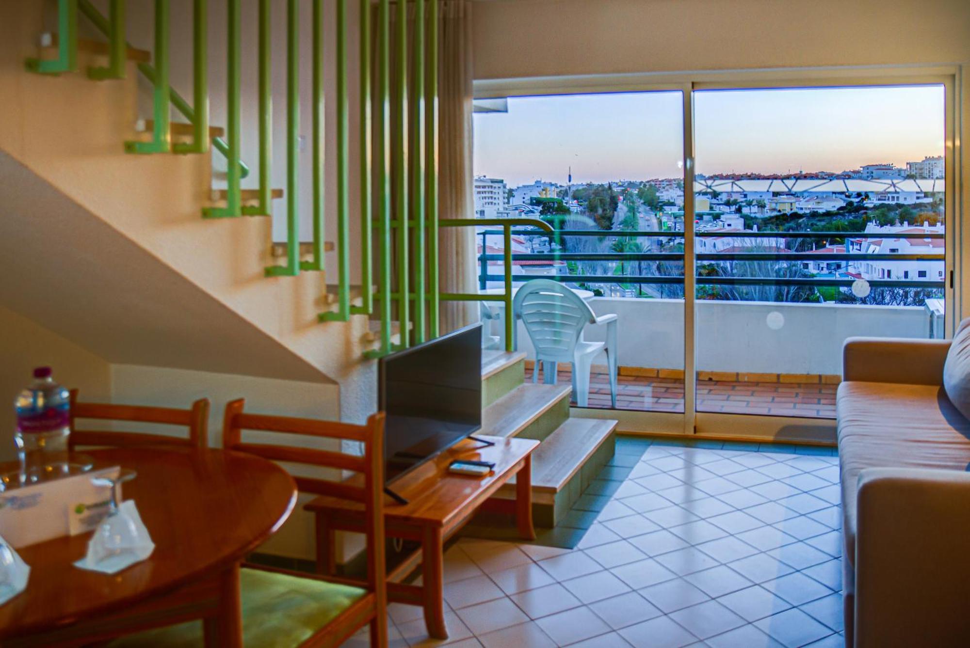 Ourabay Hotel Apartamento - Art & Holidays Albufeira Ruang foto