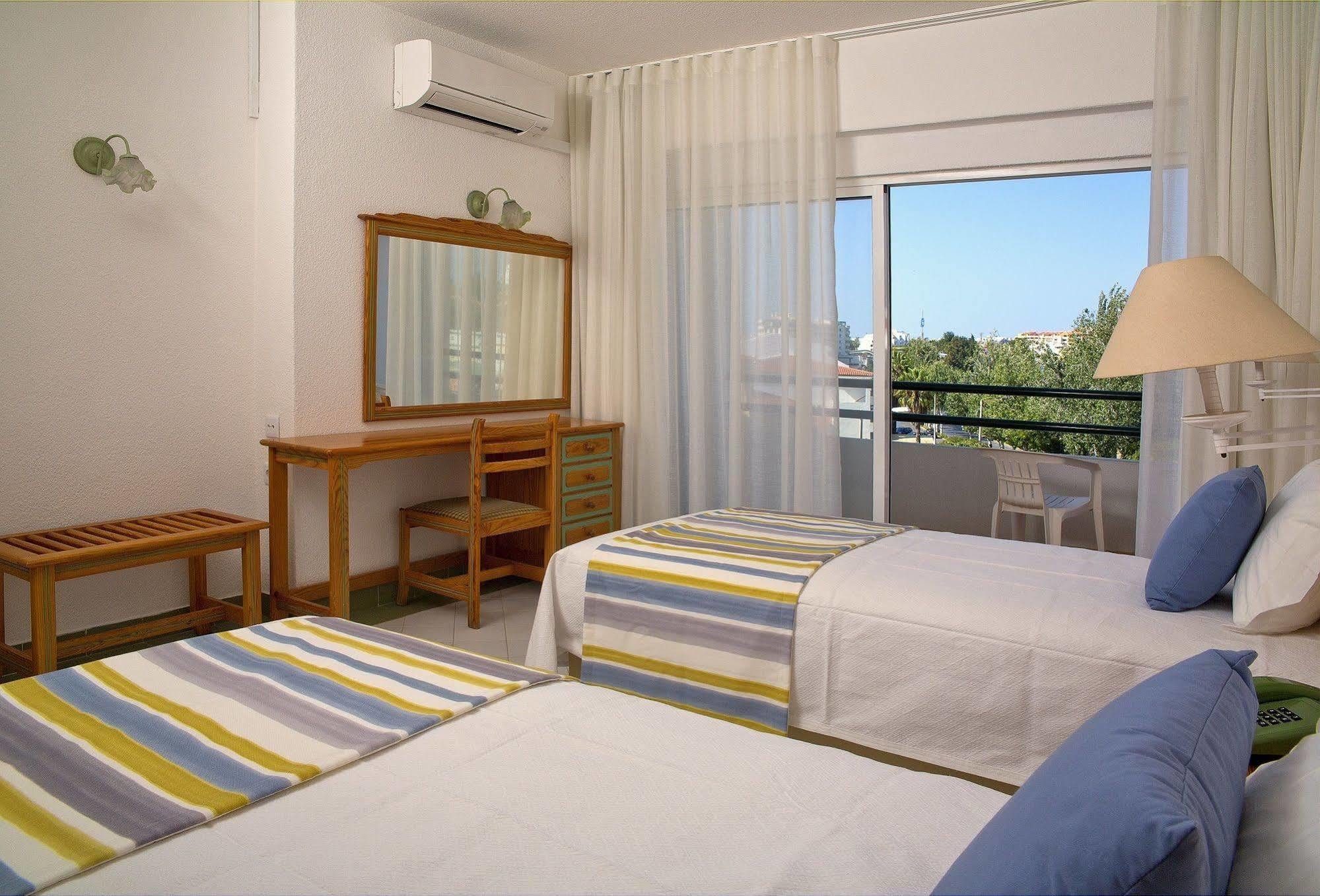 Ourabay Hotel Apartamento - Art & Holidays Albufeira Bagian luar foto
